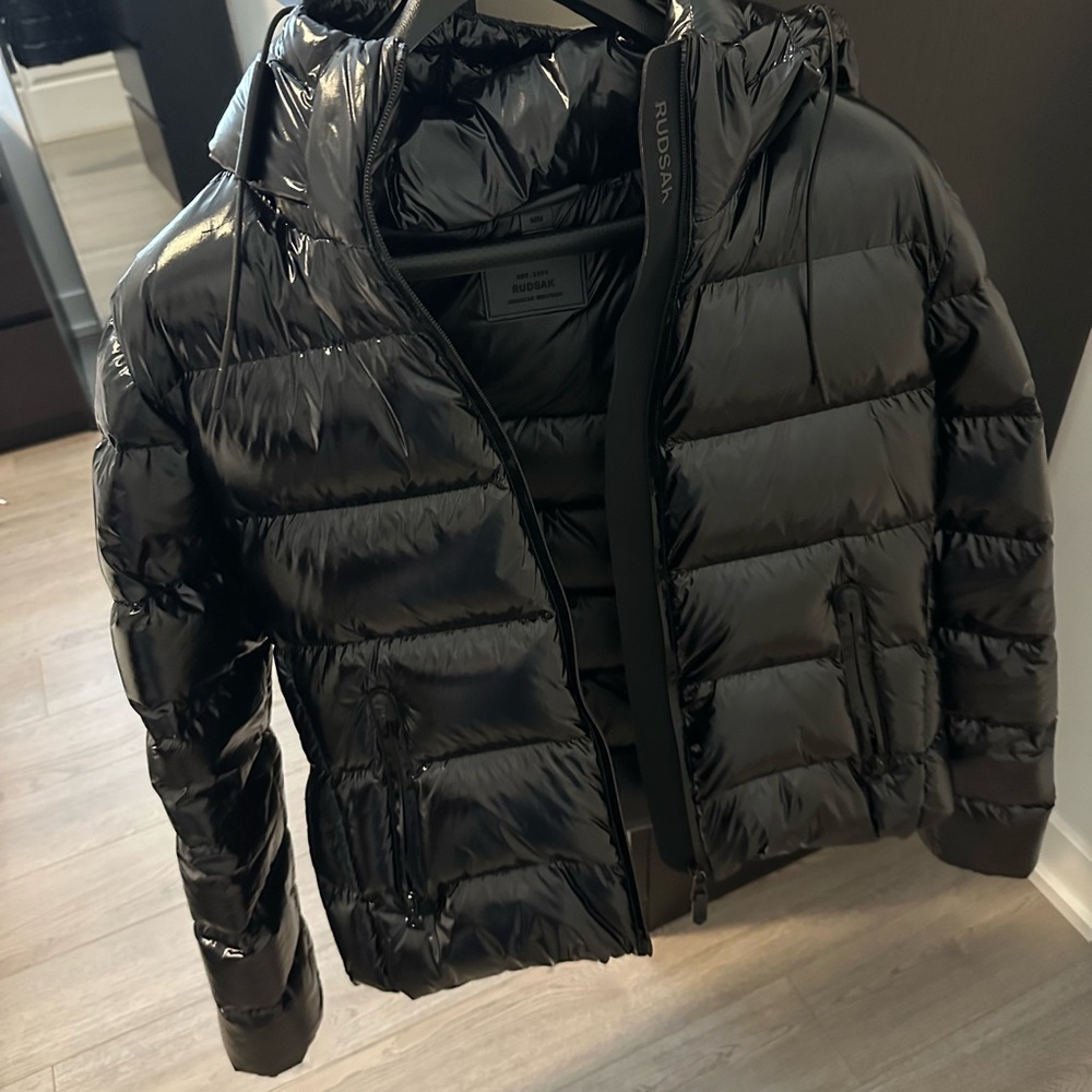 RUDSAK Women's Glossy Black Puffer Jacket
